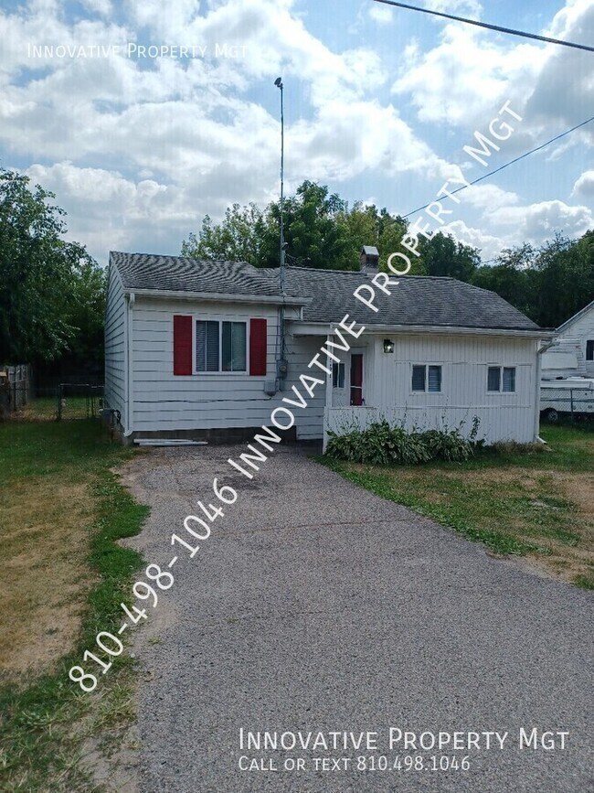Building Photo - 1121 W Buder Ave