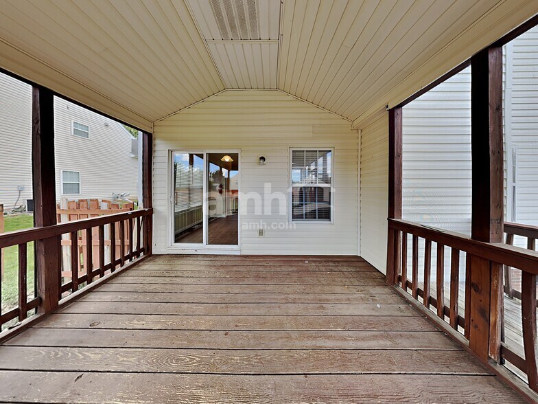 Building Photo - 18 N Orchard Farms Ave