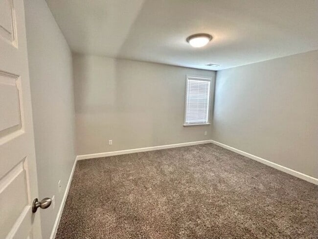 Building Photo - Now Leasing a 4-Bedroom 2.5 Bath Home in M...