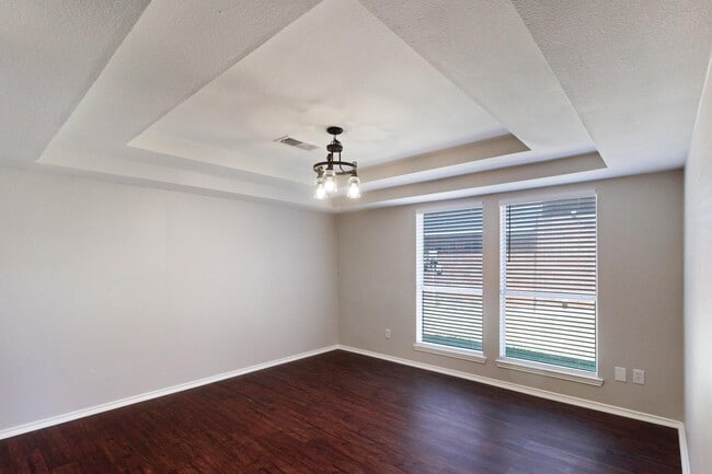 Building Photo - 4729 Woodhaven Ln