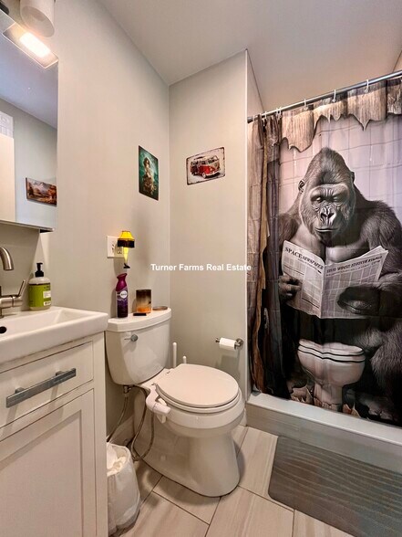 Building Photo - 24 Pond St