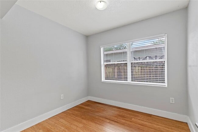 Building Photo - 2305 S Mills Ave