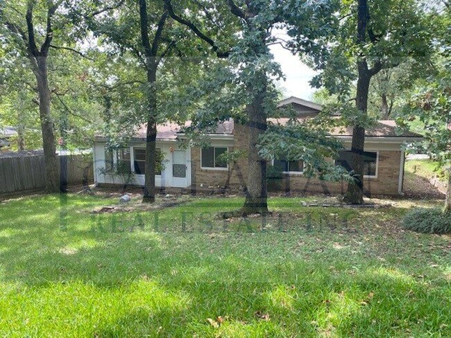 Building Photo - NLR 3 Bedroom Home