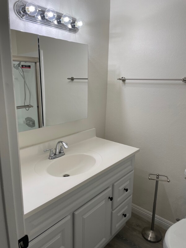 Building Photo - 13059 Oxnard St