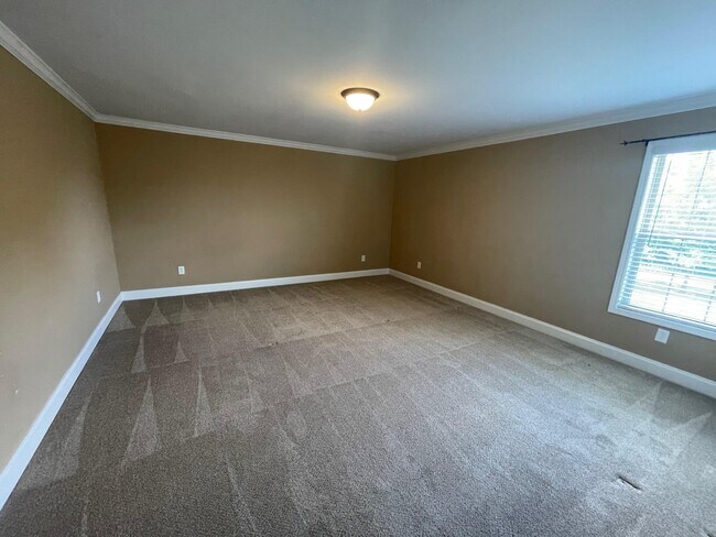 Building Photo - 1568 Sweet Clover Pk