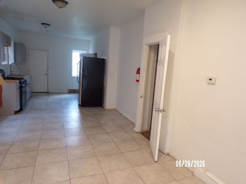 Building Photo - 1102 Collings Rd