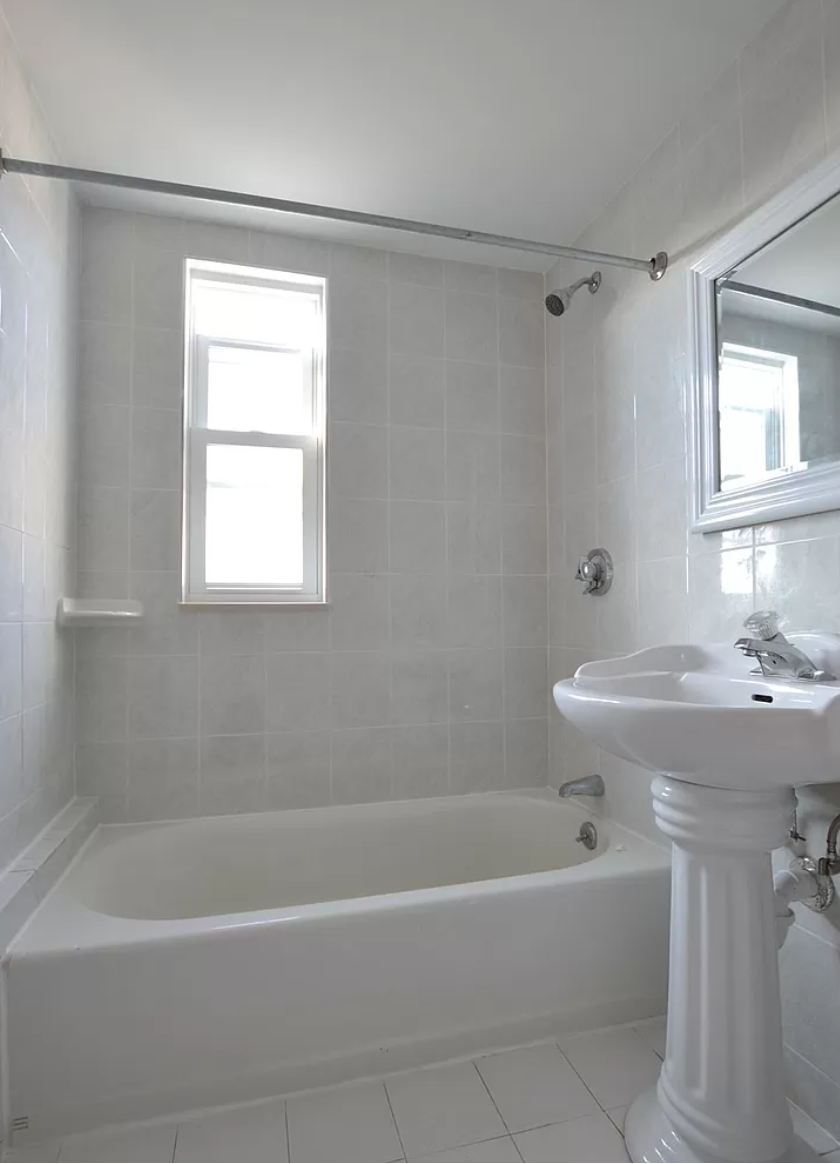 Building Photo - 21 Weitz St