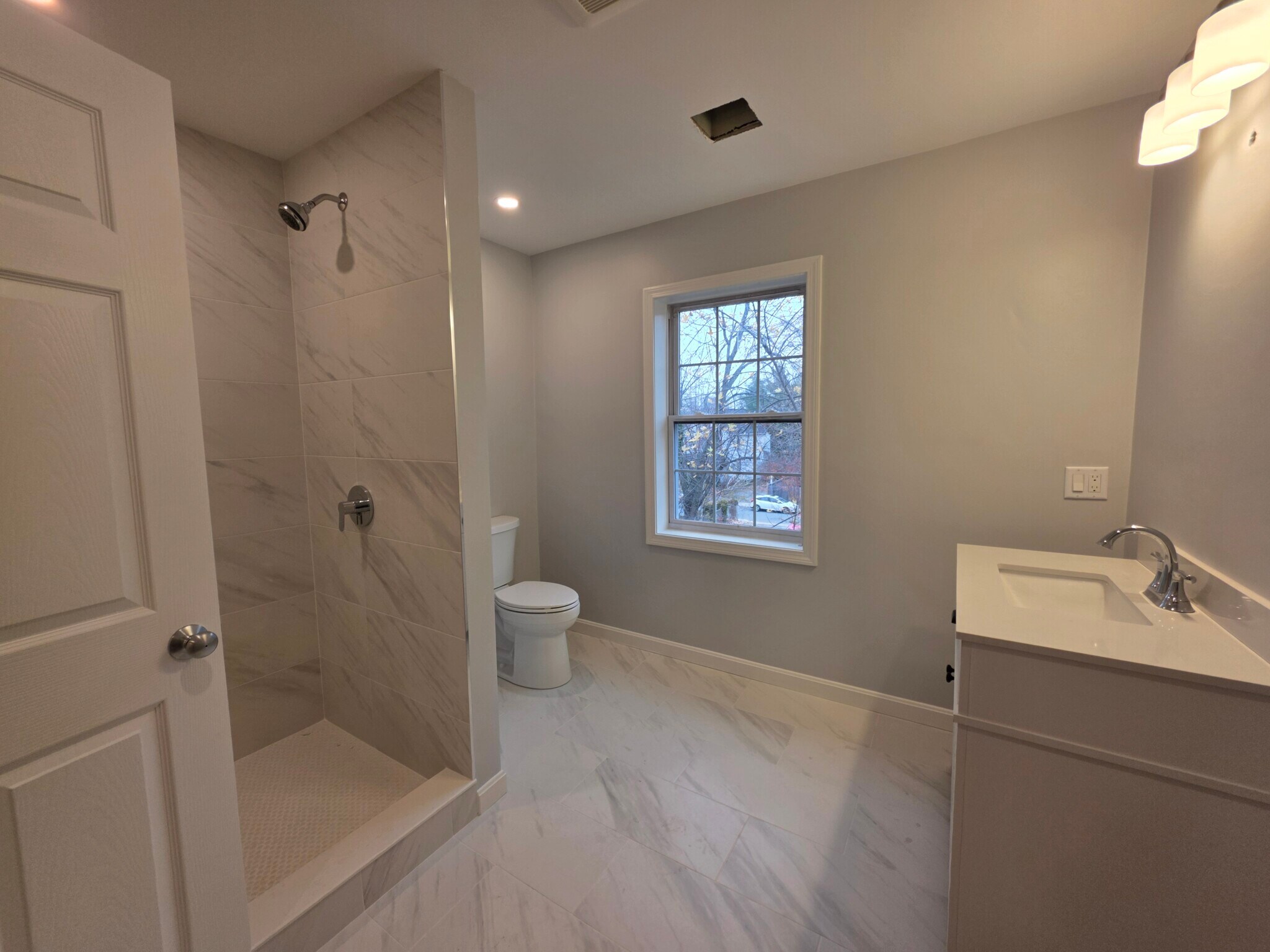 Building Photo - 34 Raymond St