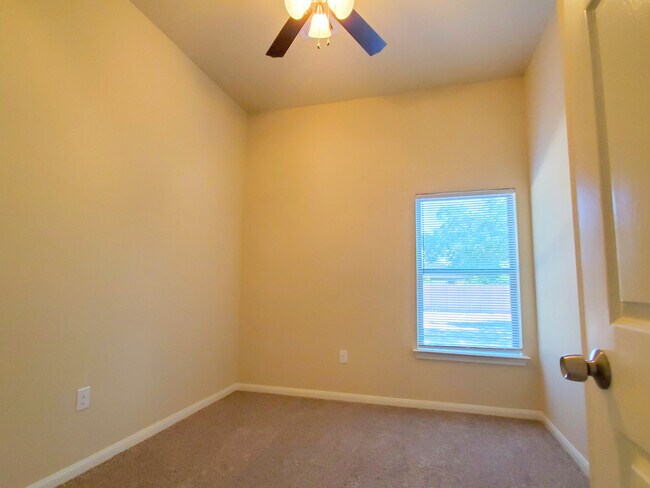 Building Photo - 4214 Weaver Rd
