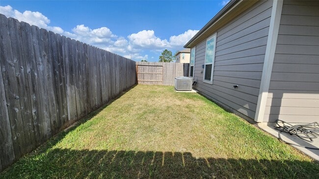Building Photo - 9818 Mls Fld Dr