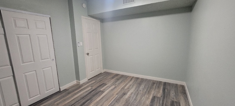 Building Photo - 102 W Basic Rd