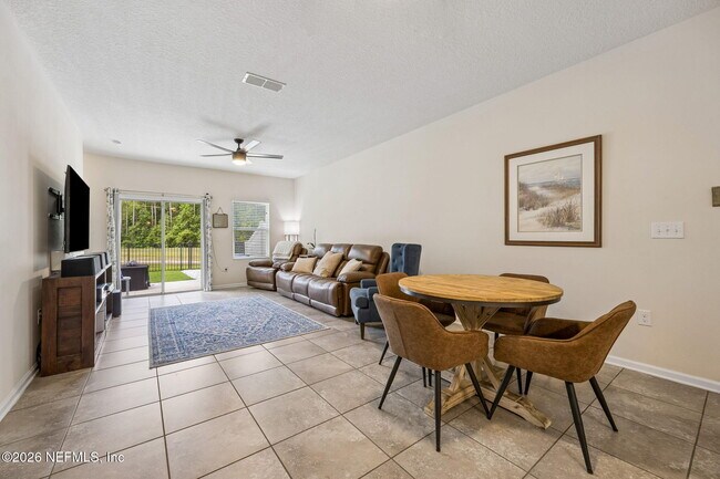 Building Photo - 470 Servia Dr