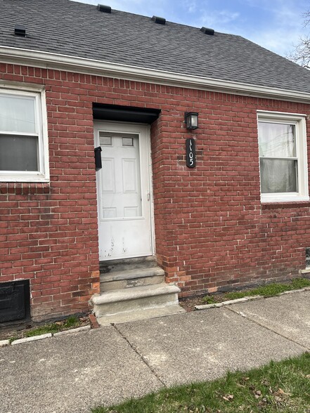 Side Entrance - 1105 Russell Ave