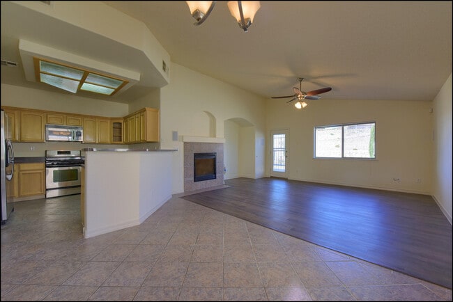 Building Photo - 7077 Luz De Sol Dr