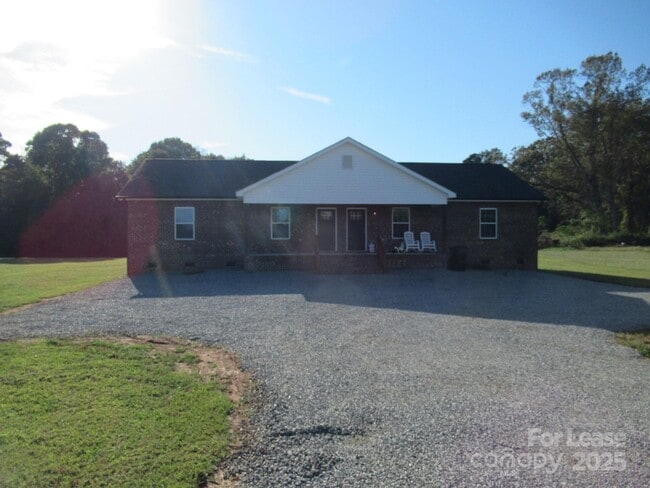 Building Photo - 419 Northbrook III School Rd