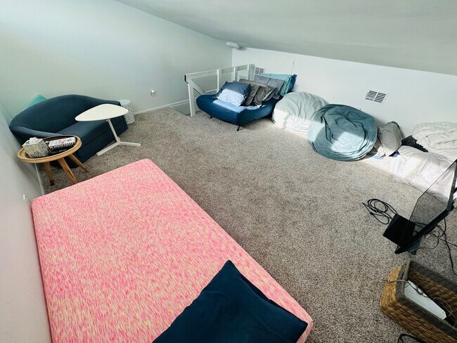 Building Photo - 12274 1st St W