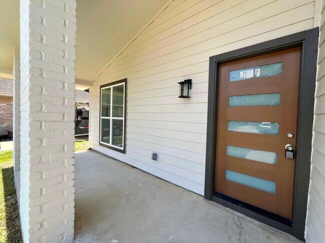 Building Photo - 2910 Cherry Hills Dr