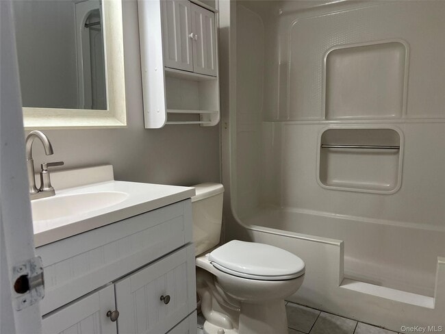 Building Photo - 21 Village Ml