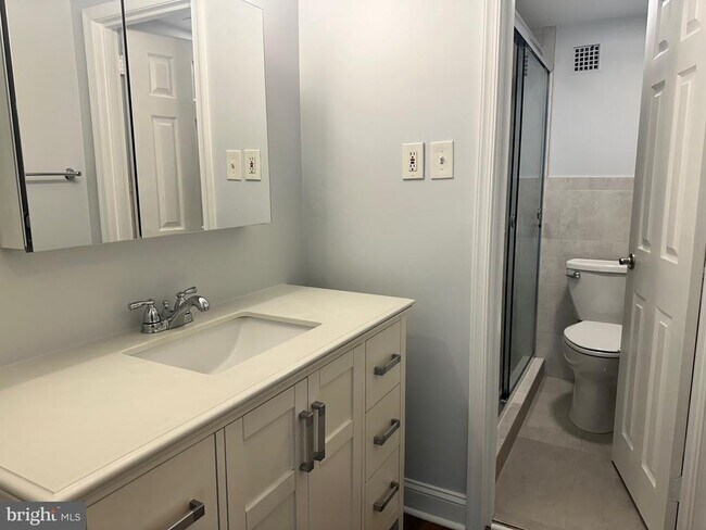 Building Photo - 8315 N Brook Ln