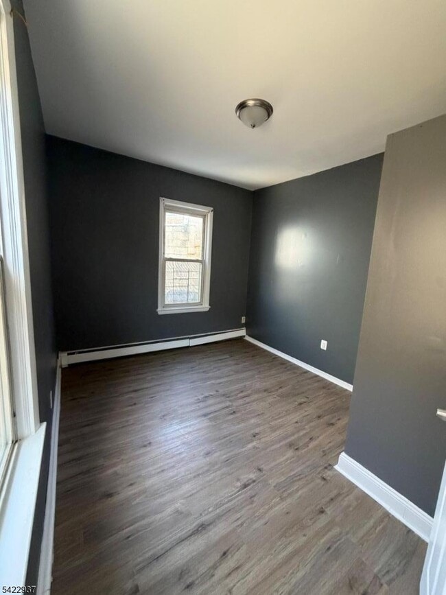 Building Photo - 32 Rosehill Pl