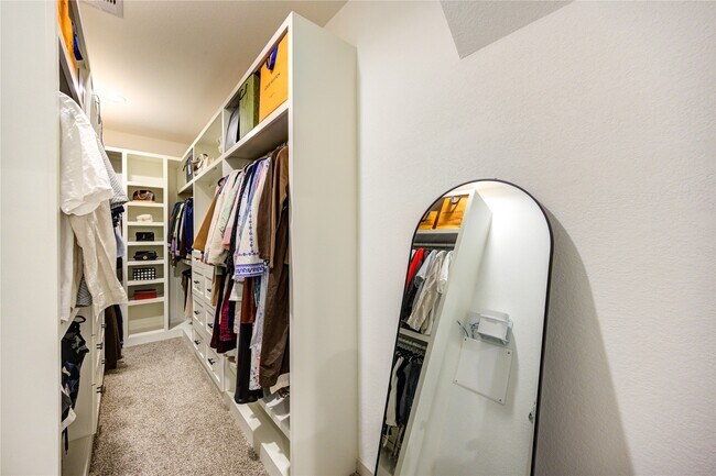 Building Photo - 6846 Dell Vista Drive