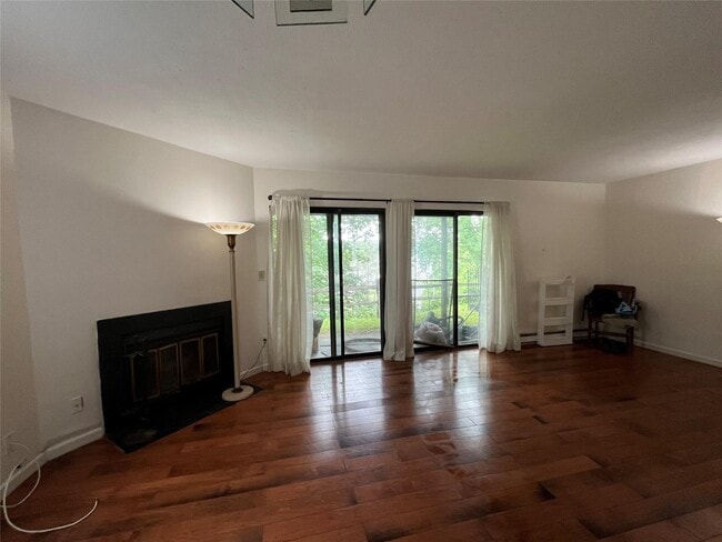 Building Photo - 24 Hudson Heights Dr