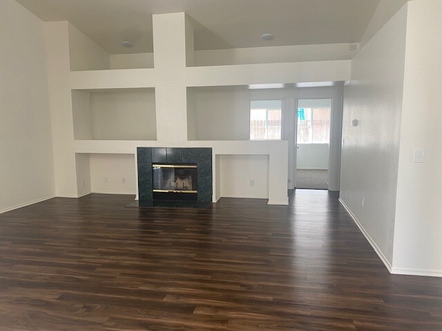 Building Photo - 43514 Mahogany St