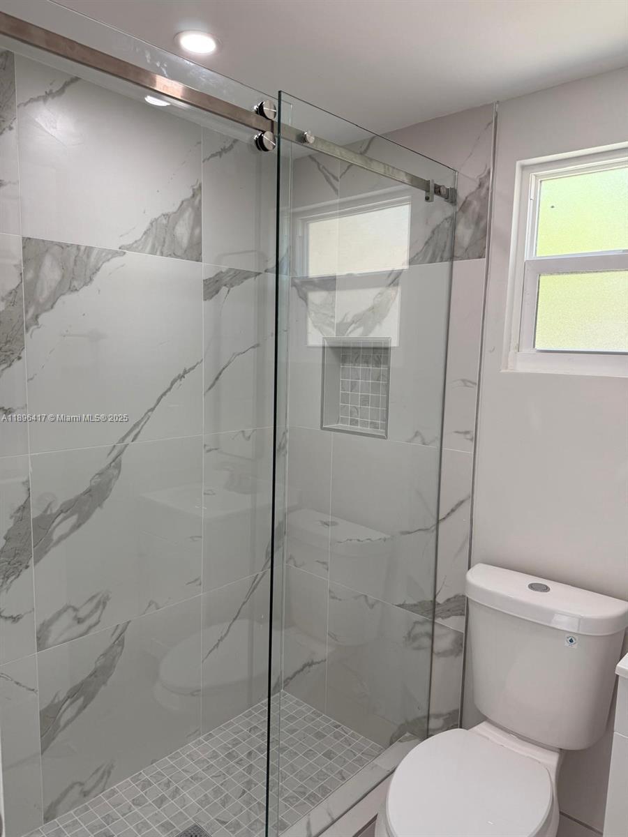 Building Photo - 1050 NW 25th Way