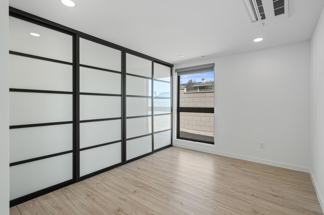 Building Photo - 13852 Scenic Crest Cir