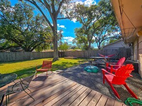 Building Photo - 9507 Meadowbriar Ln