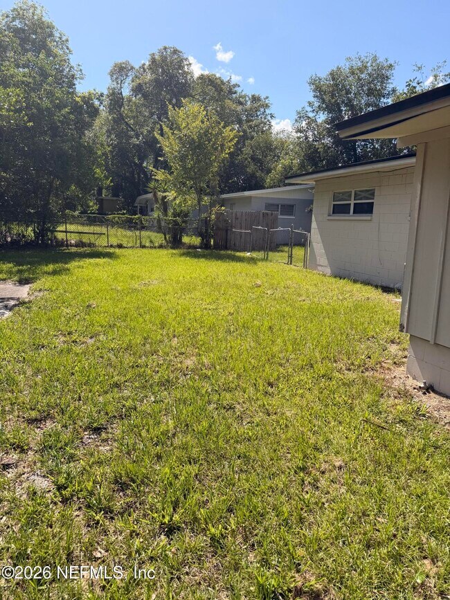 Building Photo - 7408 Canaveral Rd