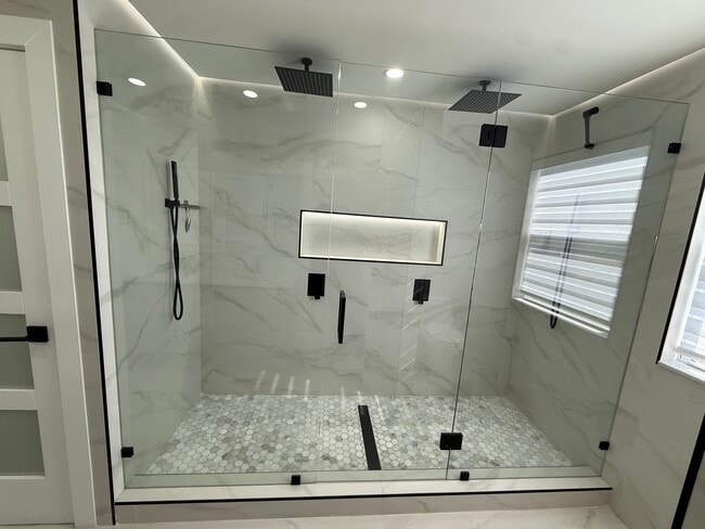 Building Photo - 5380 Oakbourne Ave