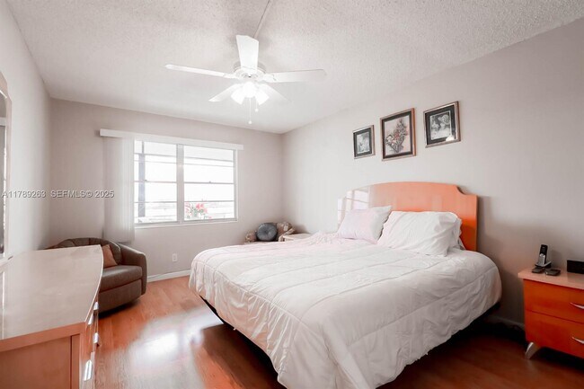 Building Photo - 3035 Exeter