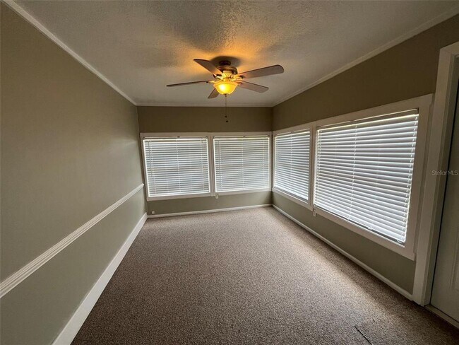Building Photo - 3251 Pinetree St
