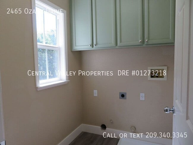 Building Photo - 2465 Ozark Dr