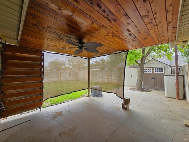 Building Photo - 2809 Moss Ave