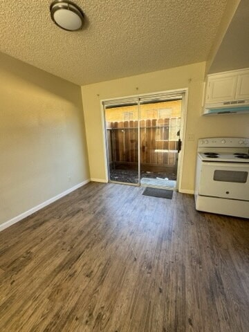 Building Photo - Ready Now! Newly Renovated Two Bedroom Tow...