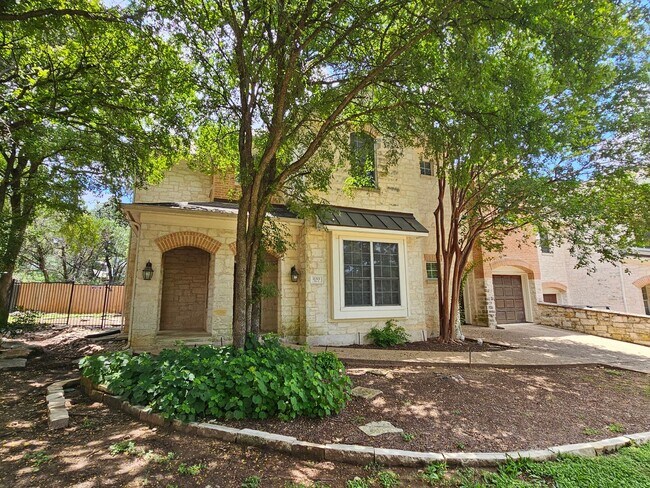 Building Photo - Serene 3 Bed / 3 Bath in Great Austin Loca...