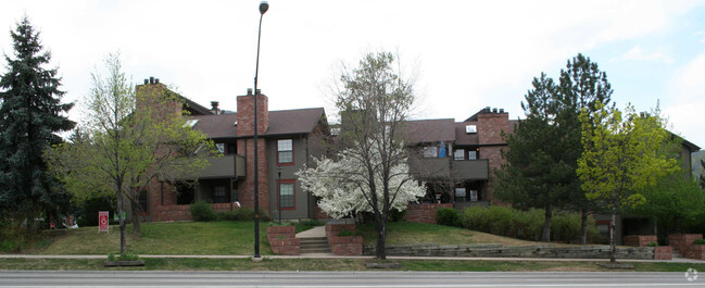 Building Photo - Crown Court Apartments
