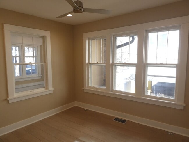 Building Photo - 2 Bed 1.5 Bath House near Boone Hospital