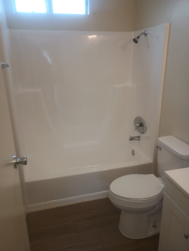 Building Photo - 9415 California Ave