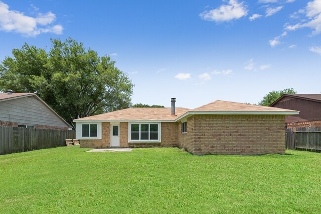 Building Photo - 1703 Millbury Dr