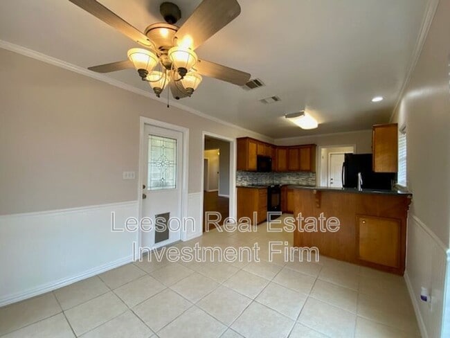 Building Photo - 5842 Bayou Dr