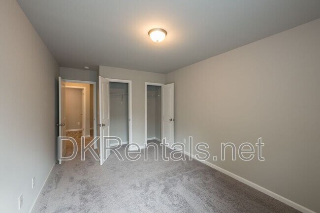 Building Photo - 3697 Acorn Dr