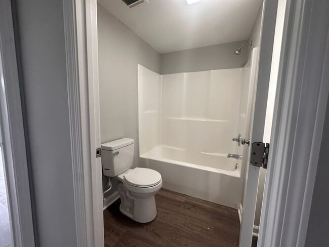 Building Photo - Updated 2/1 Available NOW