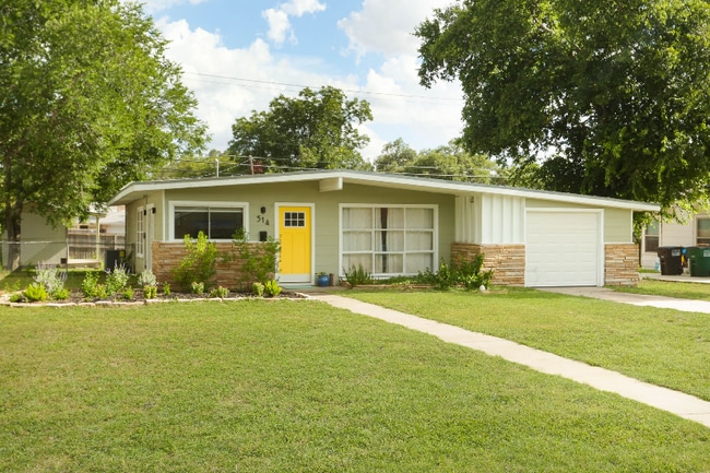 Building Photo - 514 Brightwood Pl