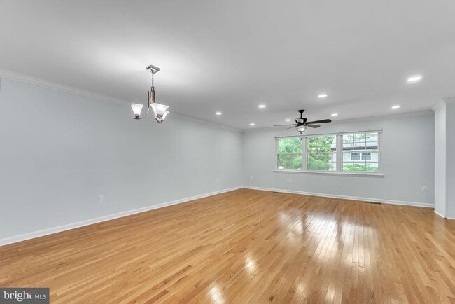 Building Photo - 64 Pickersgill Square