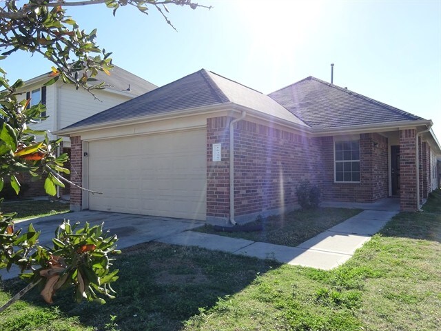 Building Photo - 16355 Royal Fort Ln