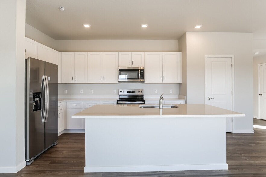 Building Photo - 2177 Flower Blossom Ave