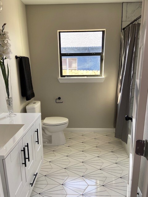 Guest Bath - 2626 W Ashby Plz